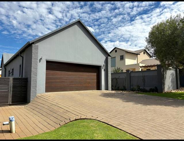 3 BEDROOM HOUSE FOR SALE IN MIDLANDS ESTATE